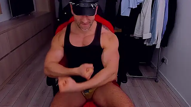 MarisMuscle élő XXX-chatje