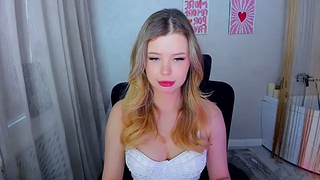 FollowLovee Live XXX Chat