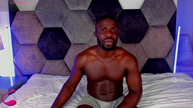 Latrellx7 webkamerás műsora