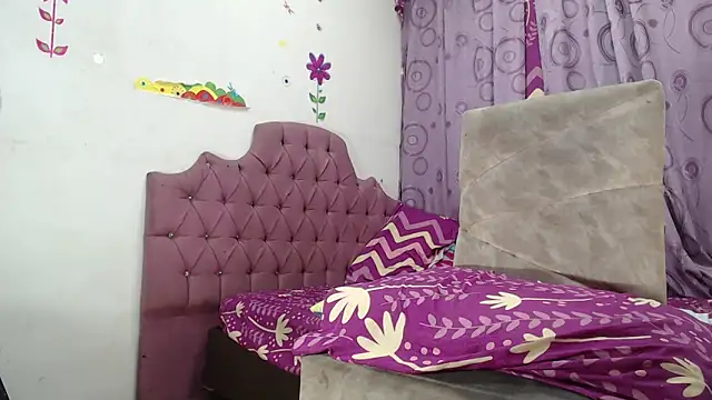 DannaTs1's Webcam Show