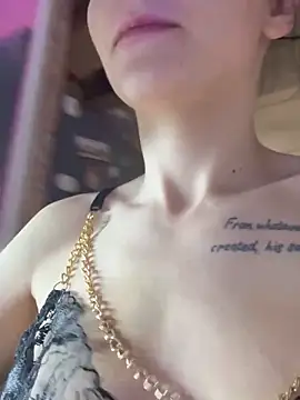 Alis_Roxy Chat XXX in diretta