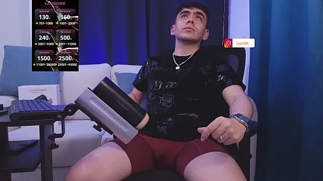 Guccy_Boy_Club Adlı Modelin Canlı XXX Sohbeti