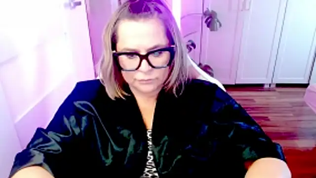 แชท XXX สดของ teaseDiana