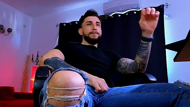 MightyAaron66 Adlı Modelin Canlı XXX Sohbeti