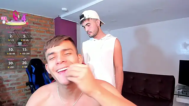 دردشة Spaceboys18 الجنسية المباشرة