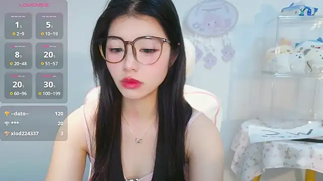 -XiaoYu-777's Live XXX Chat