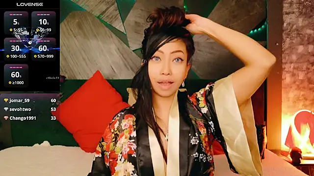 ElyaQuinn Pertunjukan Webcam