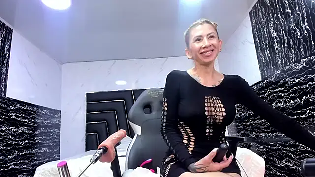 แชท XXX สดของ Ladyy_Scarlett