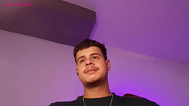 BjornSteelのライブXXXチャット