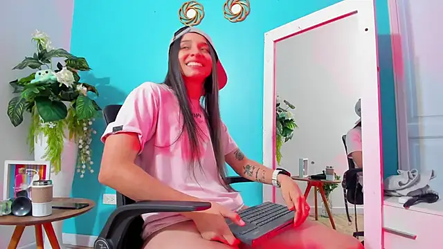 Chatroom XXX en direct de ViictoriiaSaenz