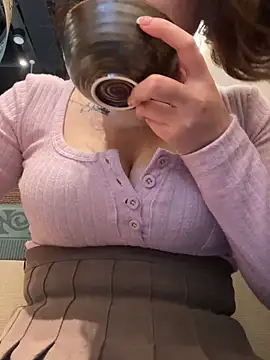 Molly-xiao: διαδικτυακό σόου στην κάμερα