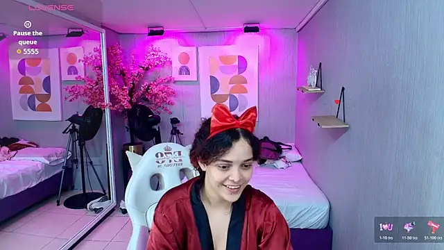 Maggy_t18 Chat XXX in diretta