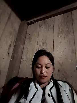 Alice-567 Adlı Modelin Canlı XXX Sohbeti