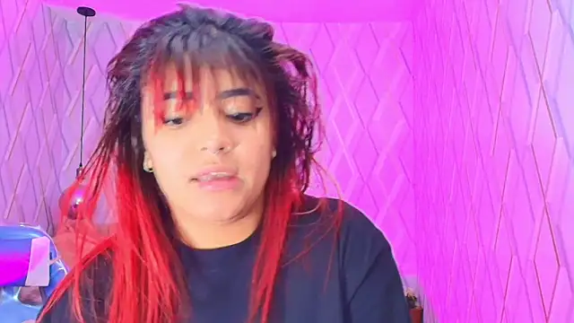 Chat +18 de NicolleTaylor ao vivo