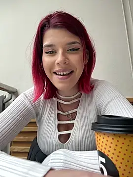 Chatroom XXX en direct de RiriRoseey