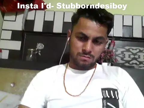 Chatroom XXX en direct de Stubborndesiboy