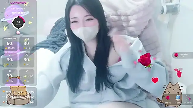 Hibikiii_: онлайн-секс-чат