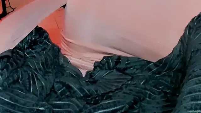 love_insidee Adlı Modelin Canlı XXX Sohbeti