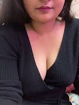 Curvy_Anayan Webbikameraesitys