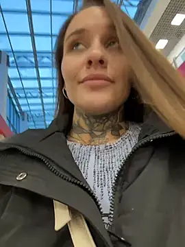 Chat +18 de KishaMur ao vivo