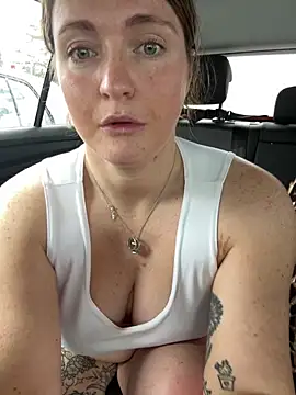 Онлайн чат XXX BustyBonnieUK