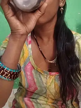 Itz_Aisha__: онлайн-секс-чат