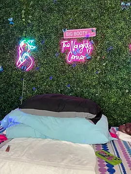 RenaThickAss: вебкам-шоу