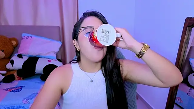 _alicia_z Adlı Modelin Canlı XXX Sohbeti