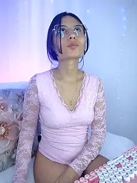 NayeCloud Adlı Modelin Canlı XXX Sohbeti