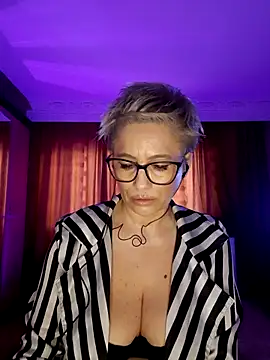 LunaBlaise élő XXX-chatje