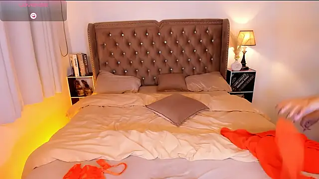 Lady_Riley Pertunjukan Webcam