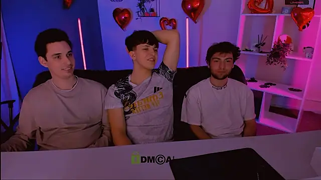 travis_wolf_'s Webcam Show