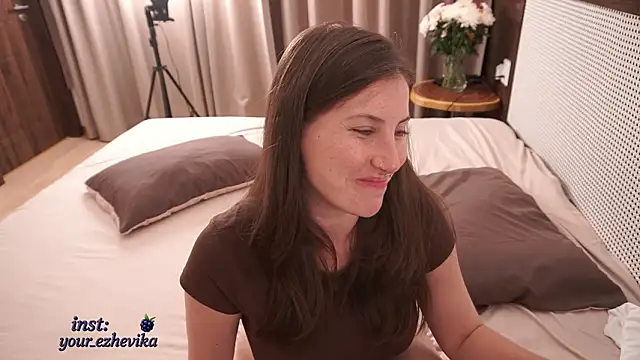 ItsEzheVika's Live XXX Chat