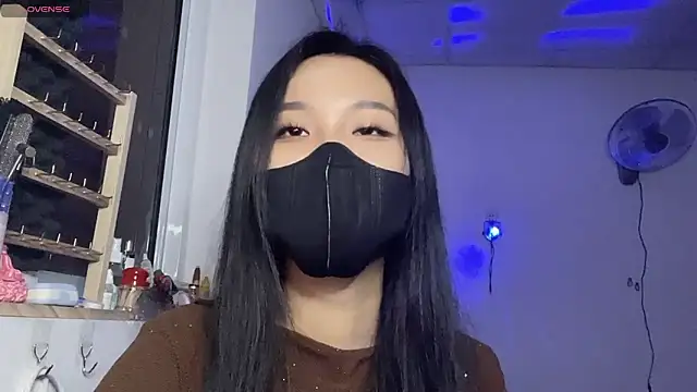 Tieu-May Live XXX-chat