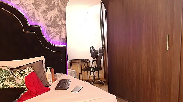 AmyRider_ Adlı Modelin Canlı XXX Sohbeti