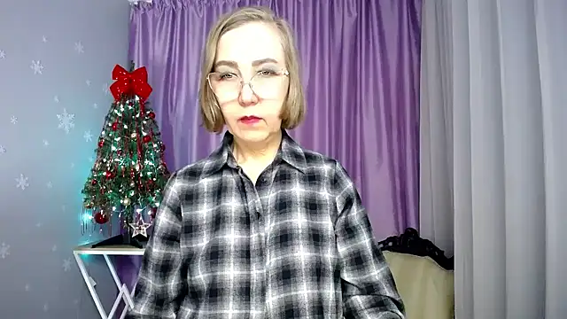 queen_a_n_i: διαδικτυακό σόου στην κάμερα