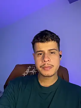 BjornSteelのライブXXXチャット