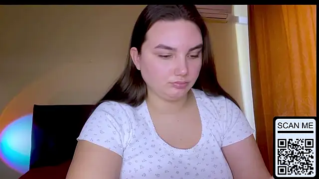 Dreamyblushfairy Adlı Modelin Canlı XXX Sohbeti