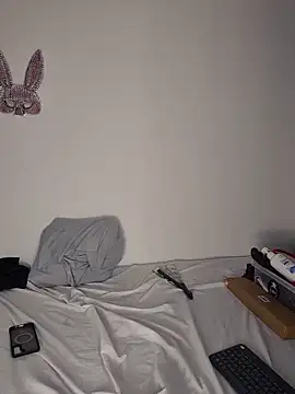 zadders_yb Show in webcam