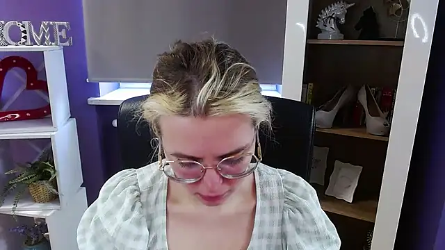 Онлайн чат XXX Zoey_Erotic