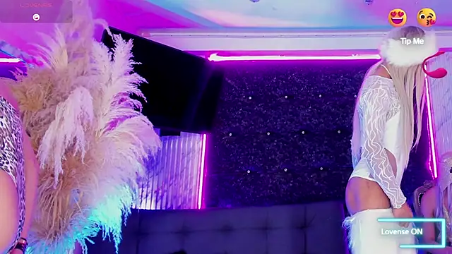 Queens_Wonders_Blonders 라이브 XXX 채팅