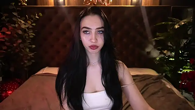 WildKittenX_'s Live XXX Chat