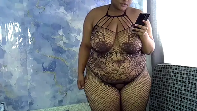 BigSexyEbony Show in webcam
