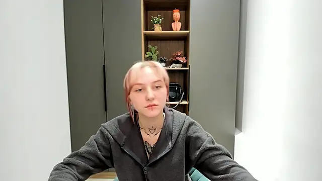 Chatroom XXX en direct de LilySalmond