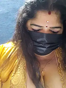 XXX chat uživo modela tamilthanushri