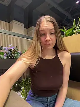 SashaCatt Adlı Modelin Canlı XXX Sohbeti