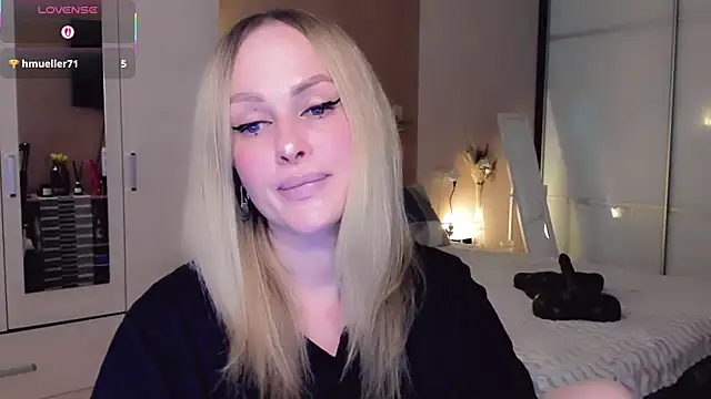 Libby_Nora Chat XXX in diretta