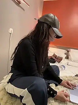 ZeravinaのライブXXXチャット