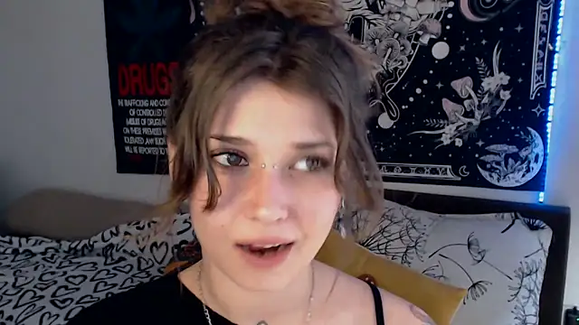 AlienforTwenty Live XXX-Chat