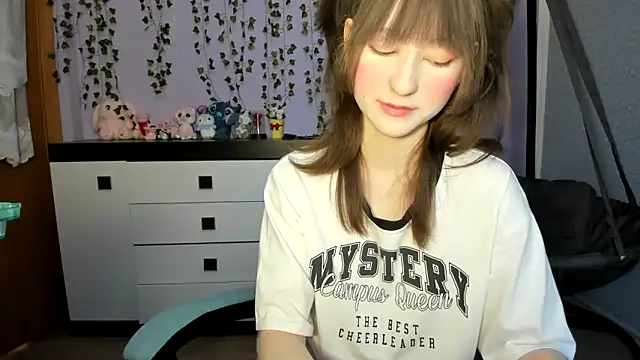 Yoonhee_ki Adlı Modelin Canlı XXX Sohbeti